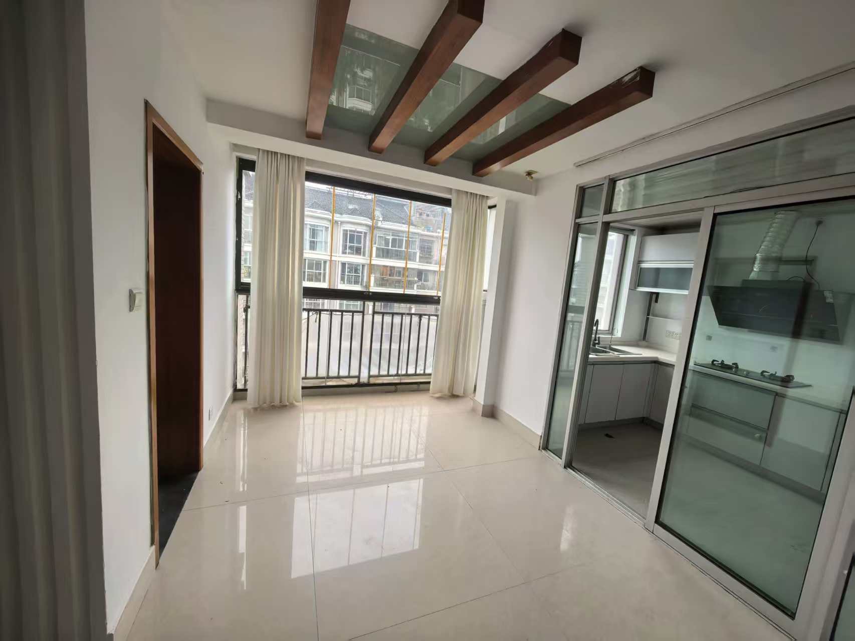 银河湾 4室2厅2卫