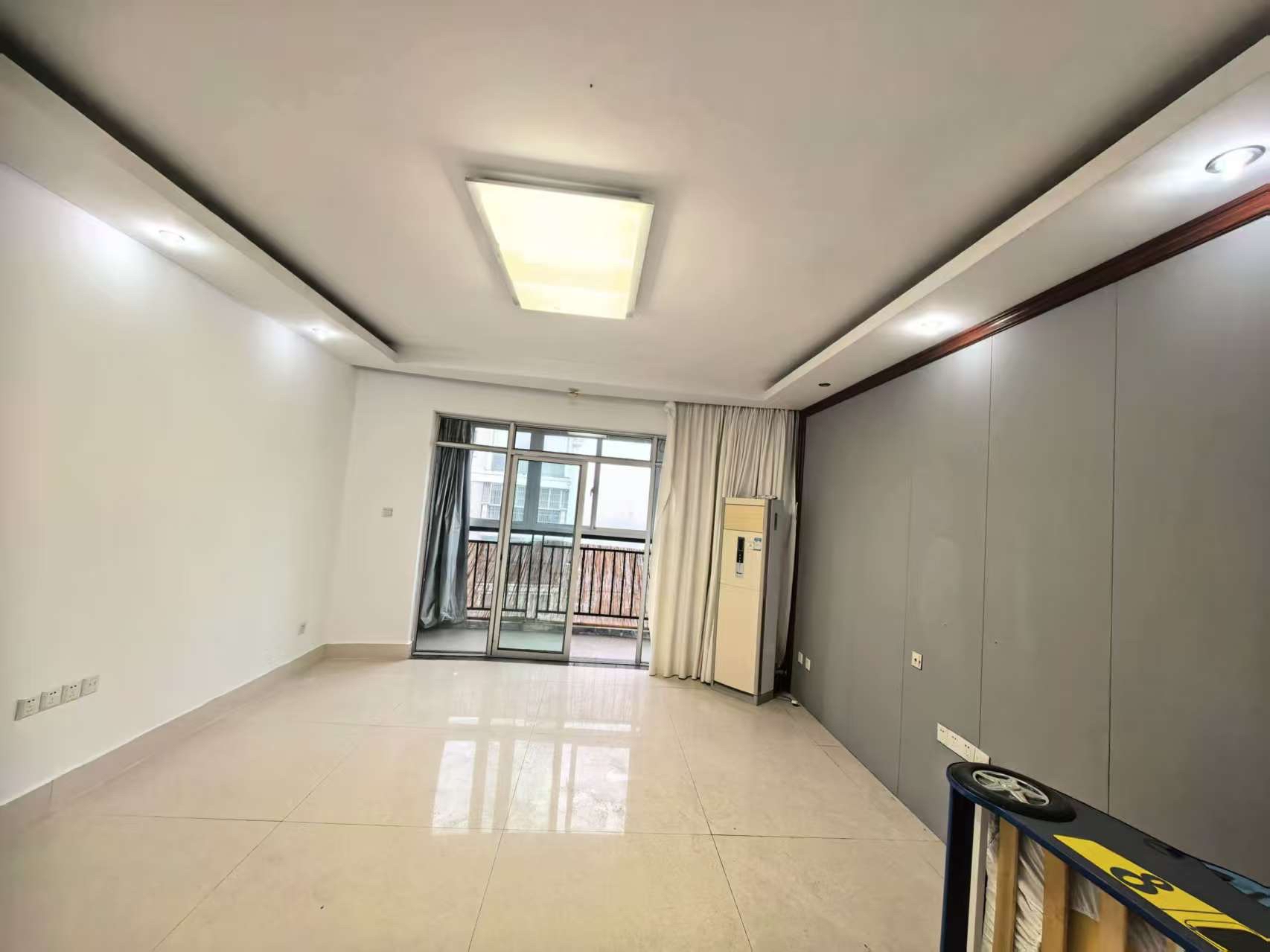 银河湾 4室2厅2卫