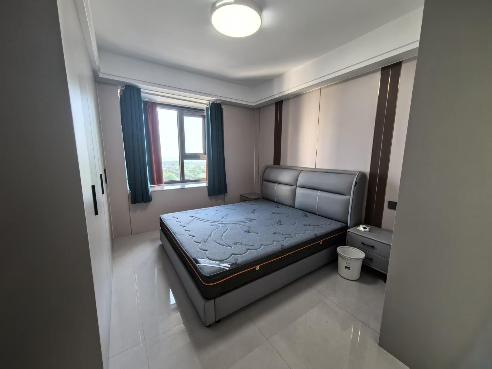 龙回小区 3室2厅2卫