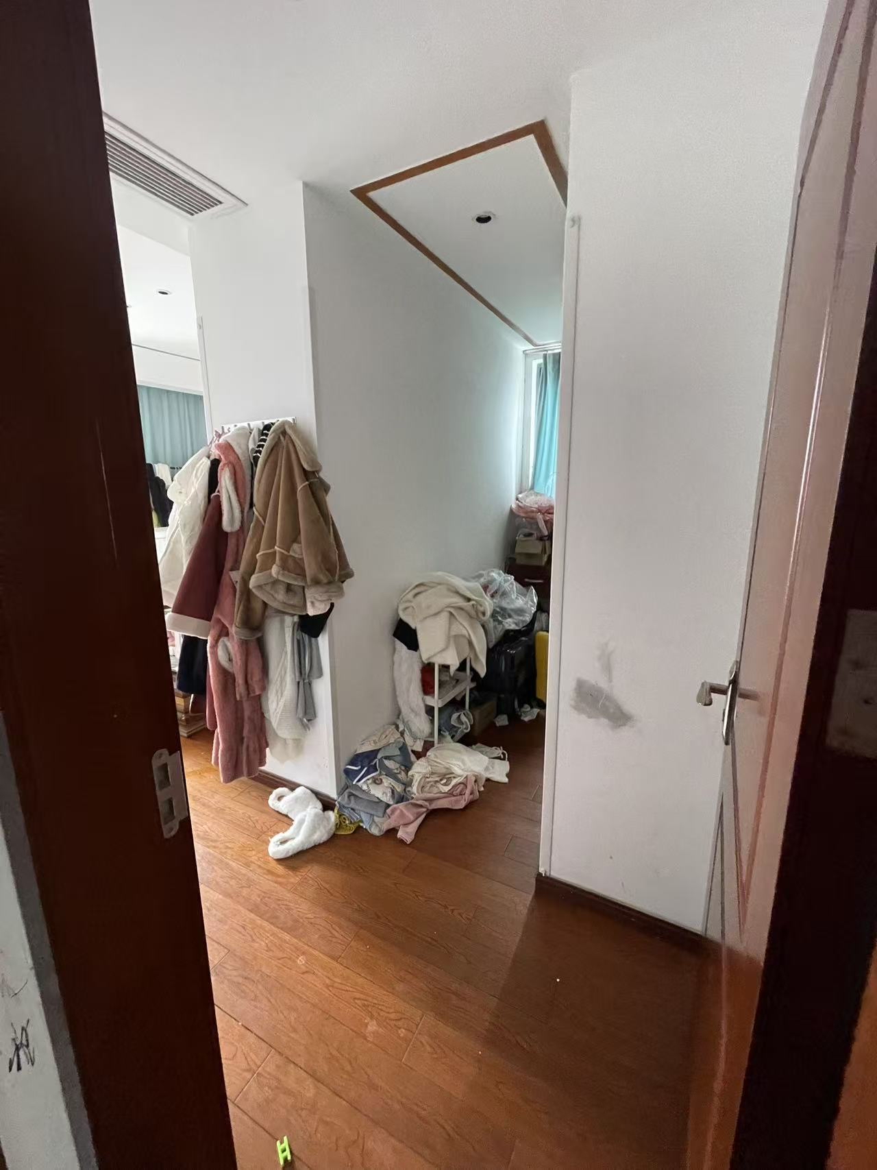 拨浪鼓广场 3室2厅2卫