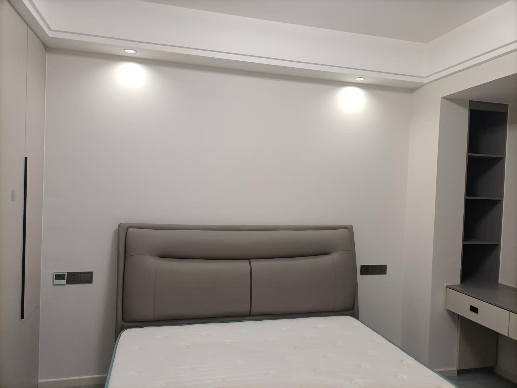 小三里塘 3室2厅2卫