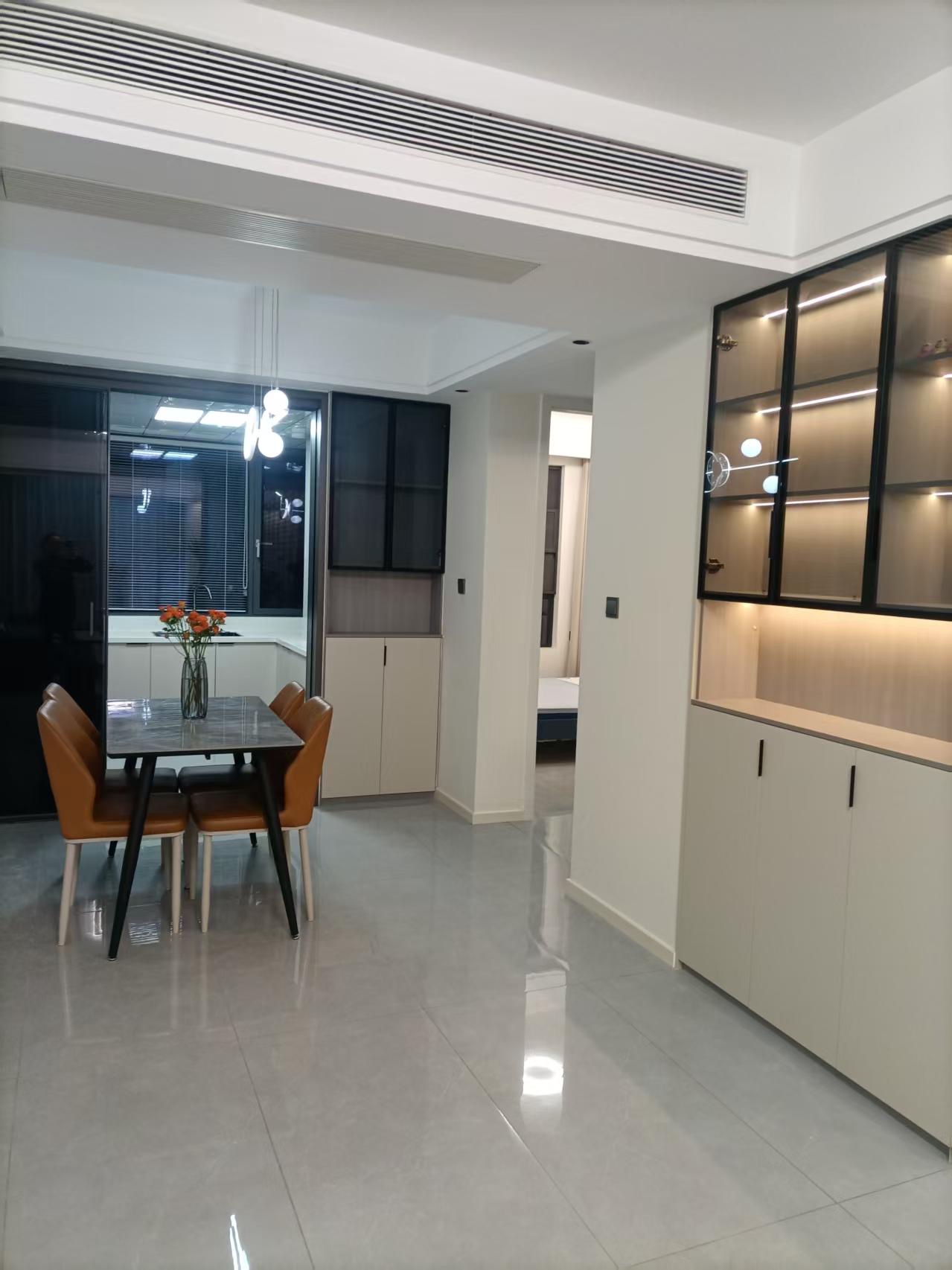 小三里塘 3室2厅2卫