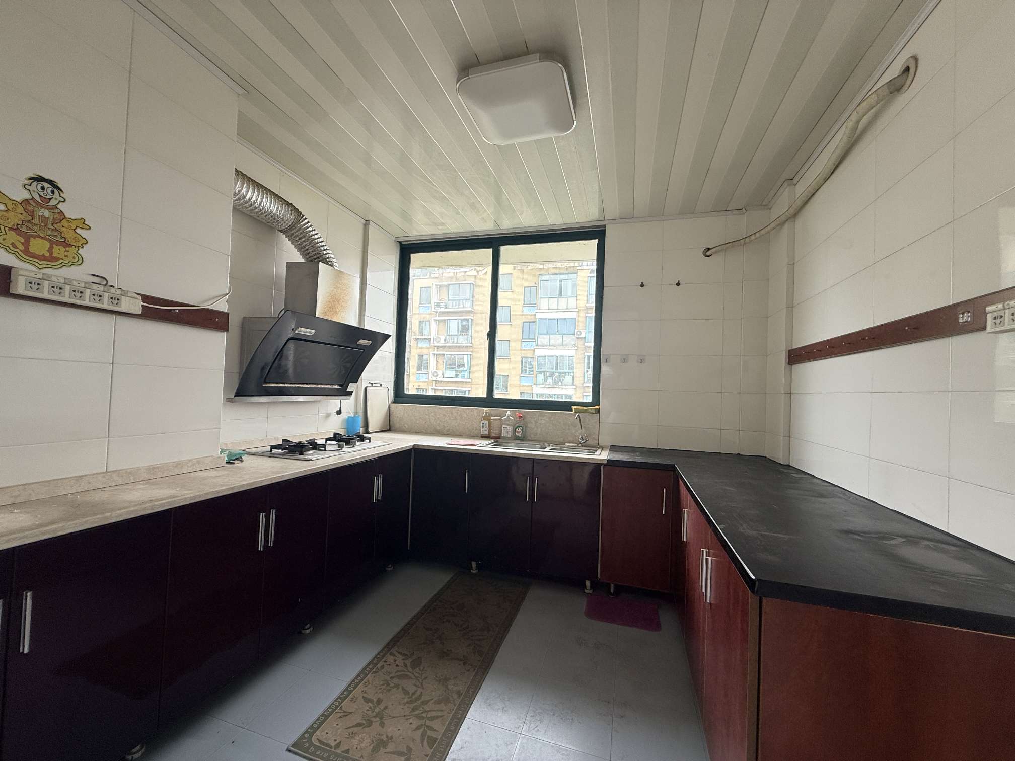 国际村 4室2厅2卫