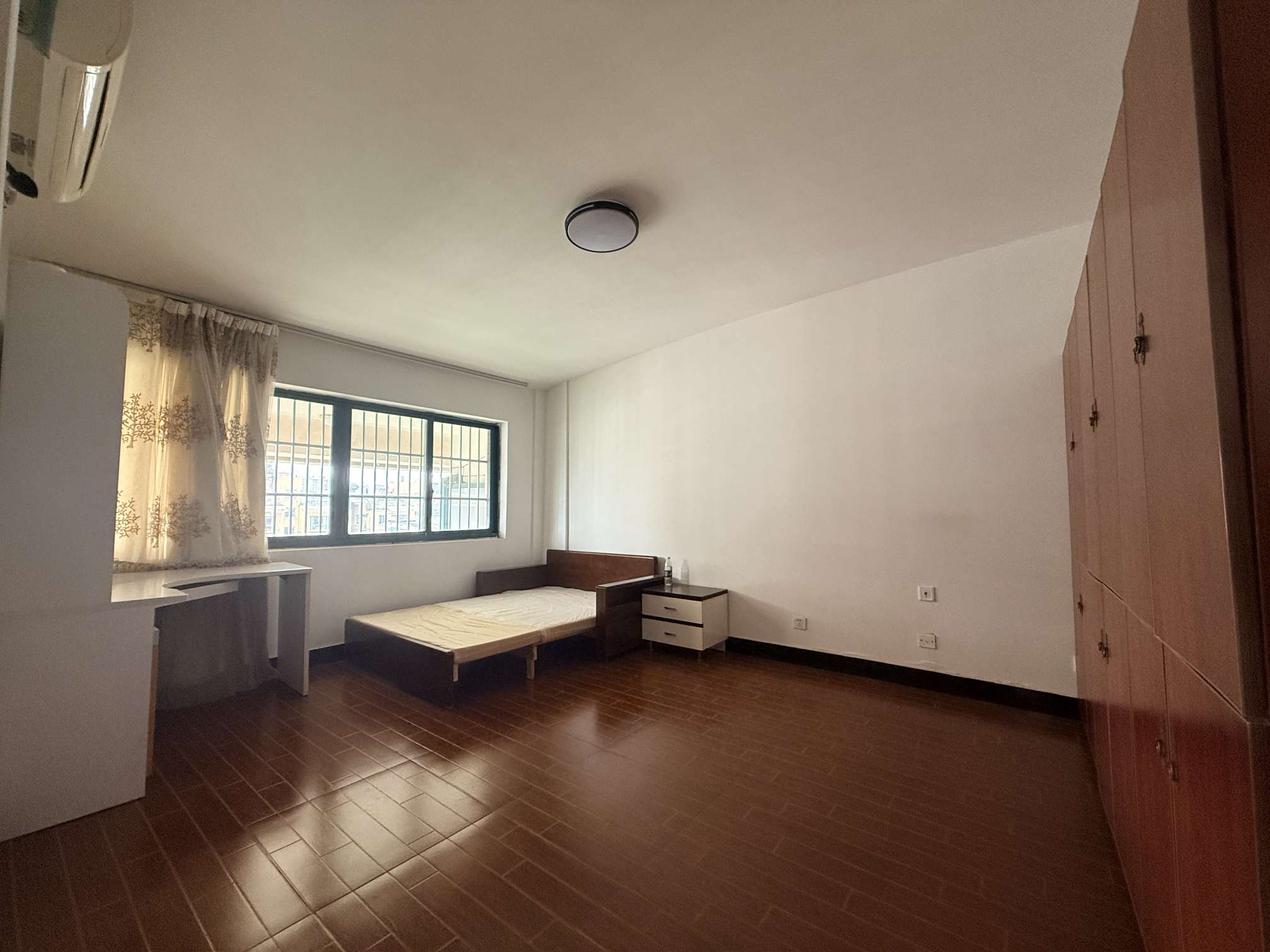 国际村 4室2厅2卫