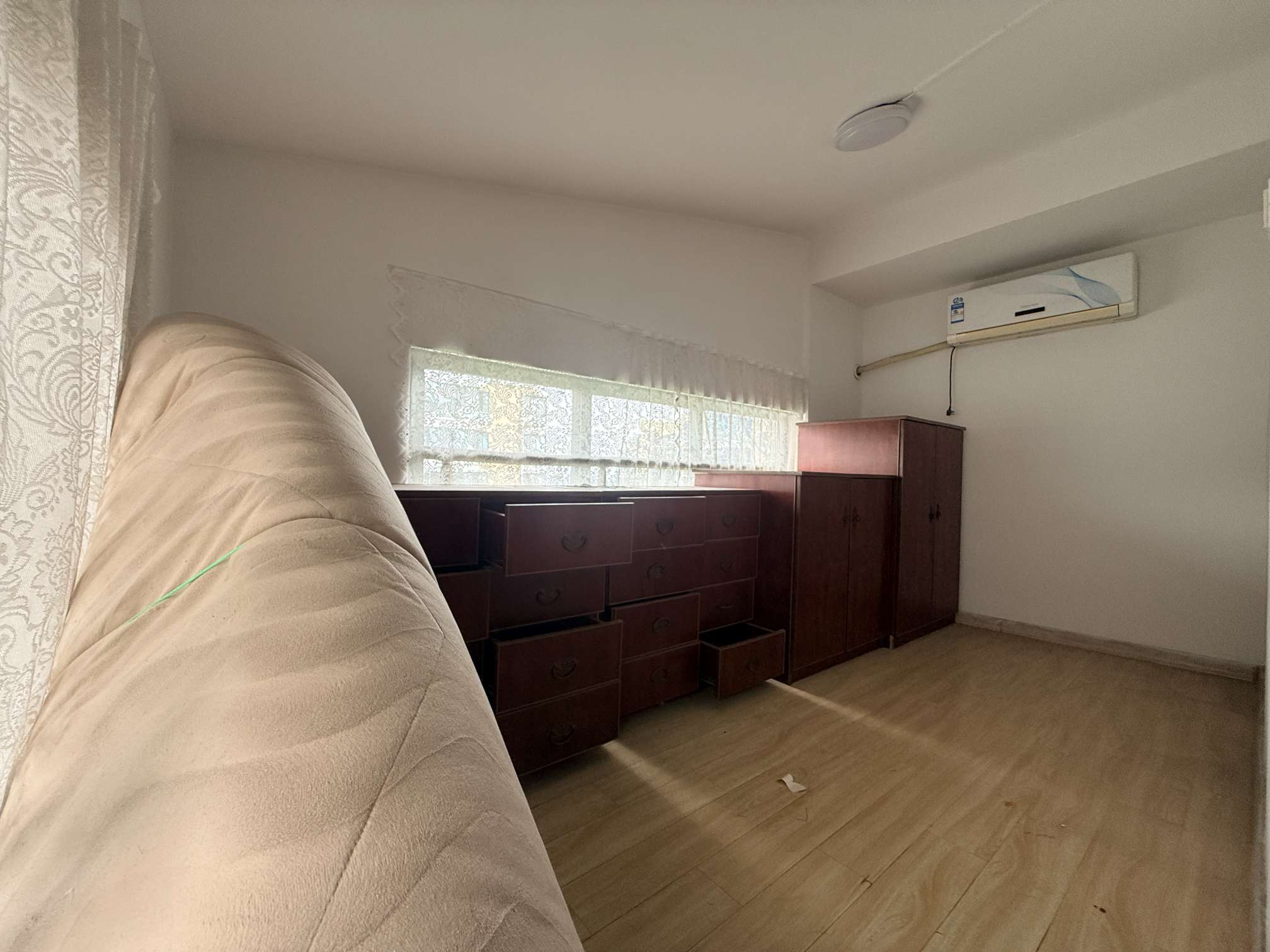 国际村 4室2厅2卫