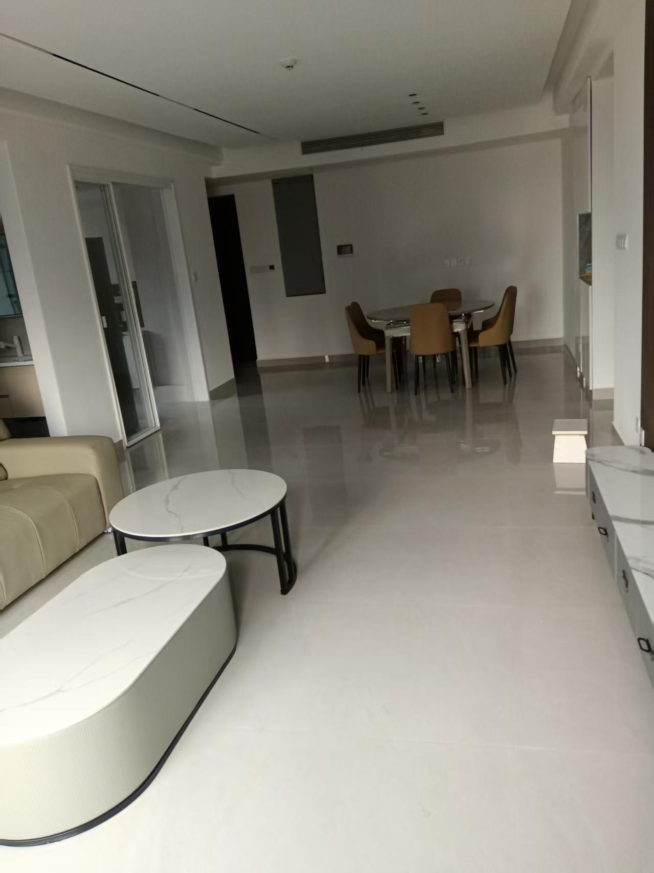 龙海家园东区 4室2厅2卫