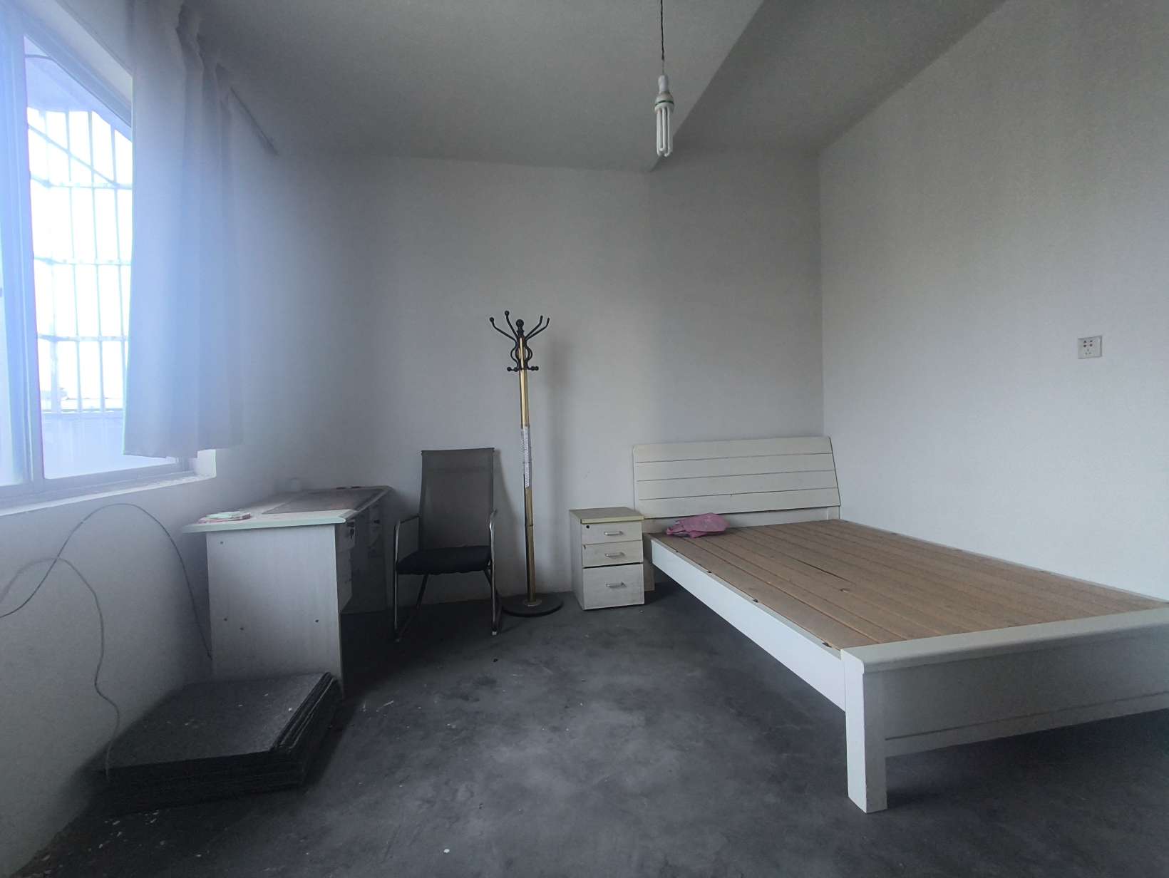 贝村路 3室3厅1卫