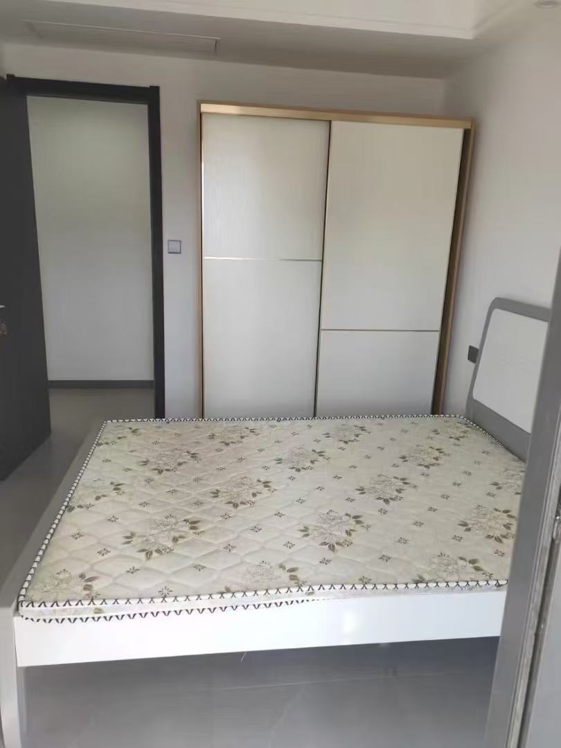 龙海家园 3室2厅2卫